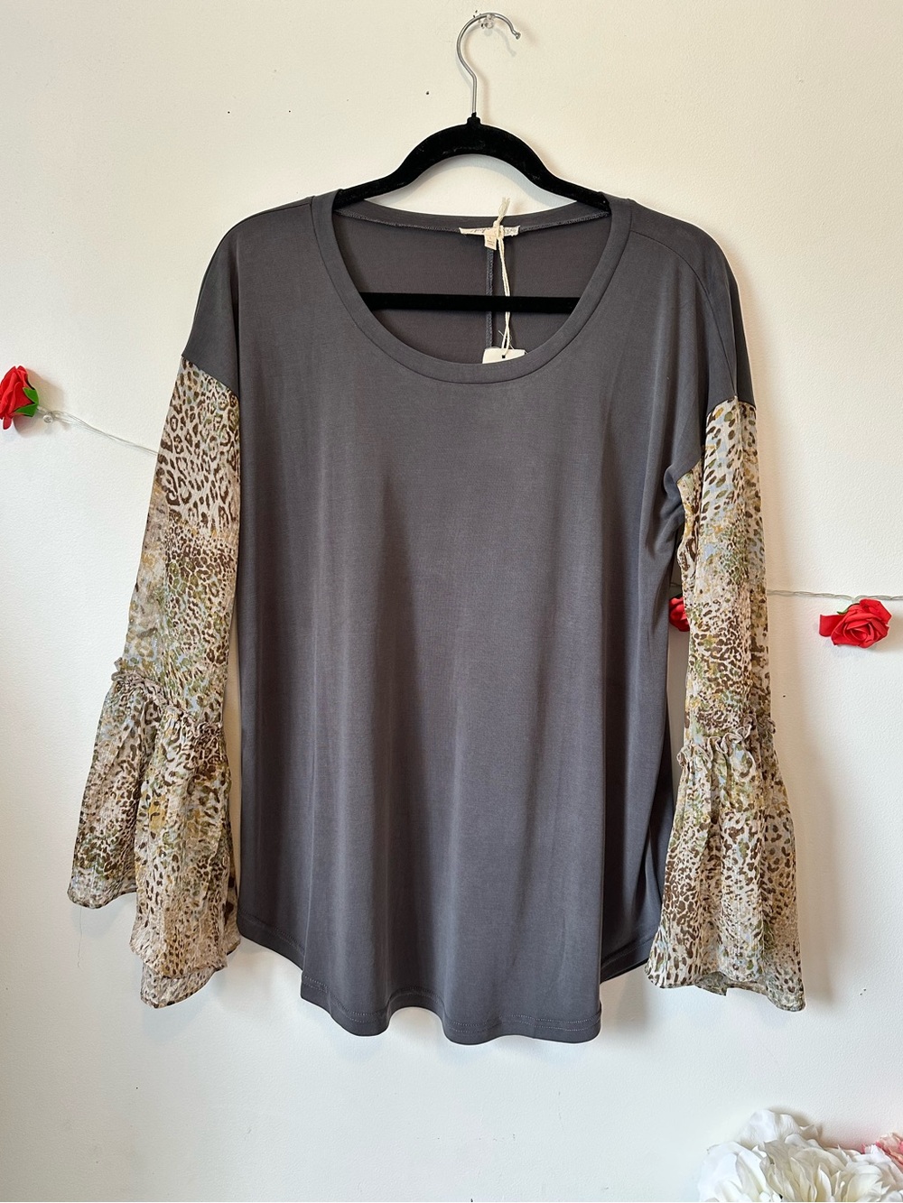 NWT Mystree Top with Animal Leopard Print Bell Sleeves L